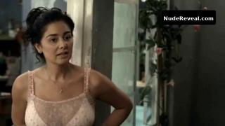 LINDA LUCIA CALLEJAS nude in Sin tetas no hay paraiso