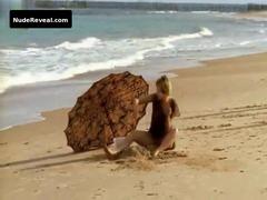 MARIANA XIMENES nude in Muito Gelo E Dois Dedos dAgua