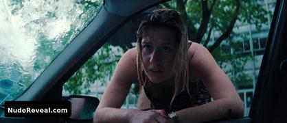 ADELE EXARCHOPOULOS nude in Beating Hearts