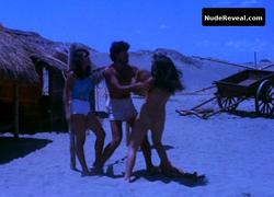 MYRA MANIBOG nude in Silip