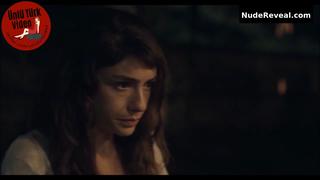 HAZAR ERGUCLU nude in Sakli