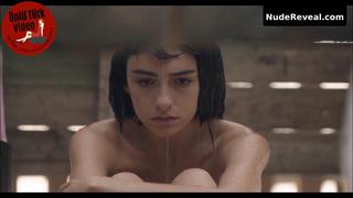 HAZAR ERGUCLU nude in Sakli