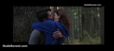 KRITI SANON nude in Do Patti
