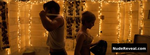 ROSE MCIVER nude in Daffodils
