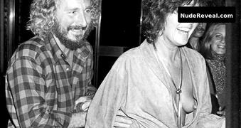 ALI MACGRAW nude in Smash His Camera