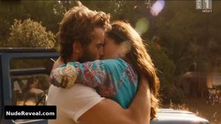 CATERINA MURINO nude in Le temps est assassin