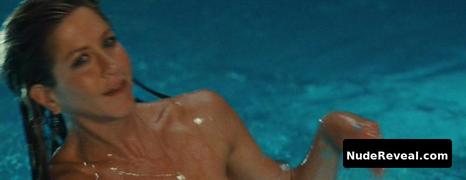 JENNIFER ANISTON nude in Marley & Me