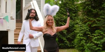 KRISTIN CHENOWETH nude in Holidate