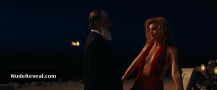 MARGOT ROBBIE nude in Babylon
