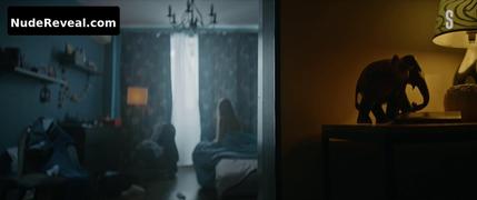 OKSANA AKINSHINA nude in Konteiner