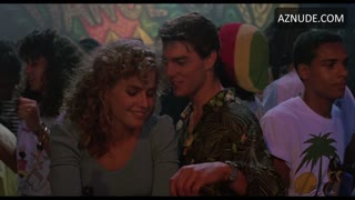 ELISABETH SHUE nude in Cocktail