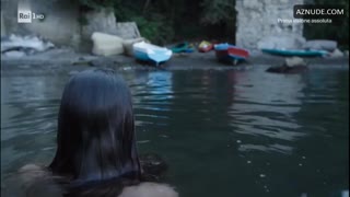 VALENTINA BELLE nude in Sirene