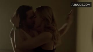 AMANDA SCHULL nude in 12 Monkeys