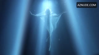 LAURA VANDERVOORT nude in Smallville