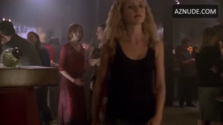 SARAH MICHELLE GELLAR nude in Buffy the Vampire Slayer