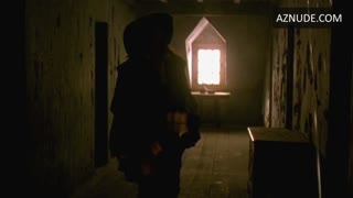 MENA SUVARI nude in The Musketeer