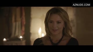 VIRGINIE EFIRA nude in En Attendant Bojangles