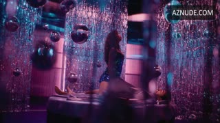 INES CUSTODIO nude in O Clube
