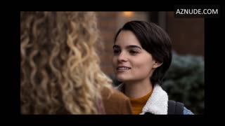 BRIANNA HILDEBRAND nude in Trinkets
