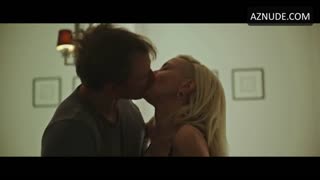 PAULINA GALAZKA nude in Girls to Buy