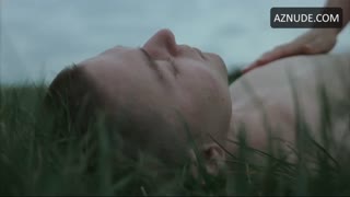 SARAH VANDEURSEN nude in Skunk