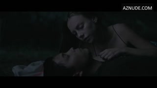 ESTER EXPOSITO nude in Lost in the Night