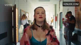 IVA KRUNTORADOVA nude in Sex O’clock