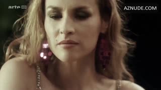 VANESSA DEMOUY nude in Xanadu