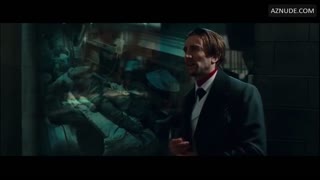 ELIZABETH OLSEN nude in Oldboy