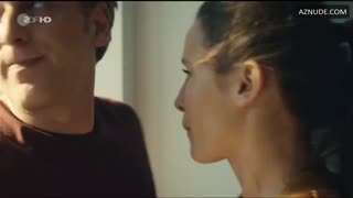PERI BAUMEISTER nude in Ein starkes Team - Blutsbande
