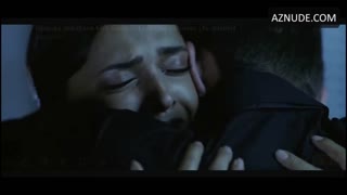 DEEPIKA PADUKONE nude in Lafangey Parindey