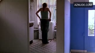 HALINA REIJN nude in Iles Flottantes