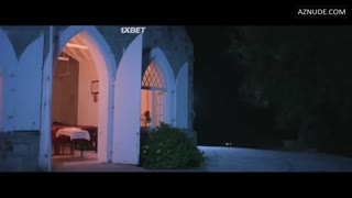 ELIZABETH HURLEY nude in Strictly Confidential