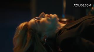 MARGARIDA VILA-NOVA nude in O Clube