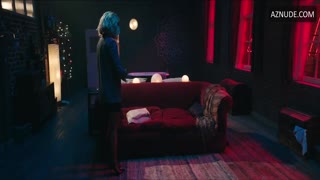 KATE BECKINSALE nude in Jolt
