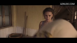 SERENAY SARIKAYA nude in Shahmaran
