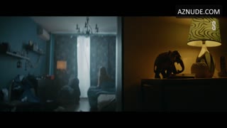 OKSANA AKINSHINA nude in Konteiner