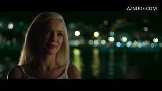 PAULINA GALAZKA nude in Girls to Buy