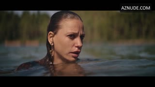 SERENAY SARIKAYA nude in Shahmaran
