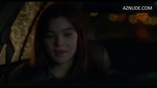 HAILEE STEINFELD nude in The Edge Of Seventeen
