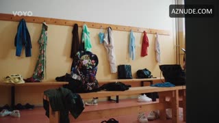 VIVIEN MACHKOVA nude in Sex O’clock
