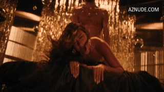 CAROLINA LOUREIRO nude in O Clube