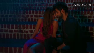NYRA BANERJEE nude in Fuh se Fantasy