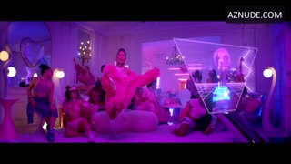 ARIANA GRANDE nude in 7 rings