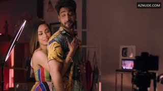 ABIGAIL PANDE nude in Fuh se Fantasy