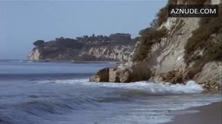 TRACEE ELLIS ROSS nude in Girlfriends