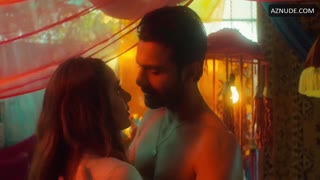 NIKHITA CHOPRA nude in Fuh se Fantasy