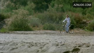 ELSA PATAKY nude in Escape