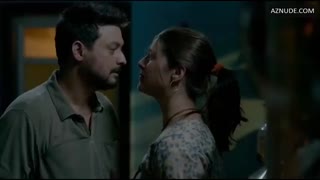 TEJASWINI PANDIT nude in Samantar