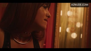 LUANA PIOVANI nude in O Clube